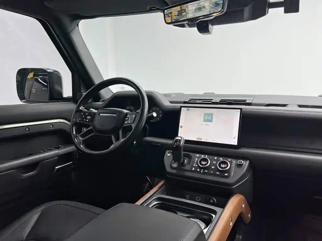 2023 Land Rover Defender 110 3.0T P400 X — миниатюра 21
