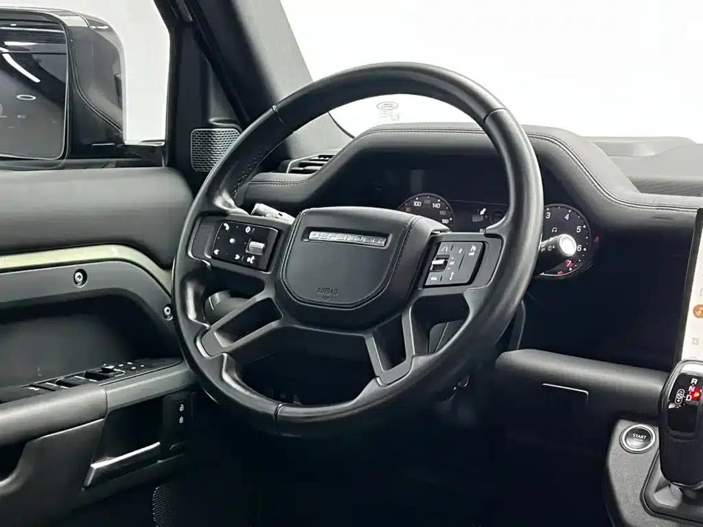 2023 Land Rover Defender 110 3.0T P400 X — миниатюра 22