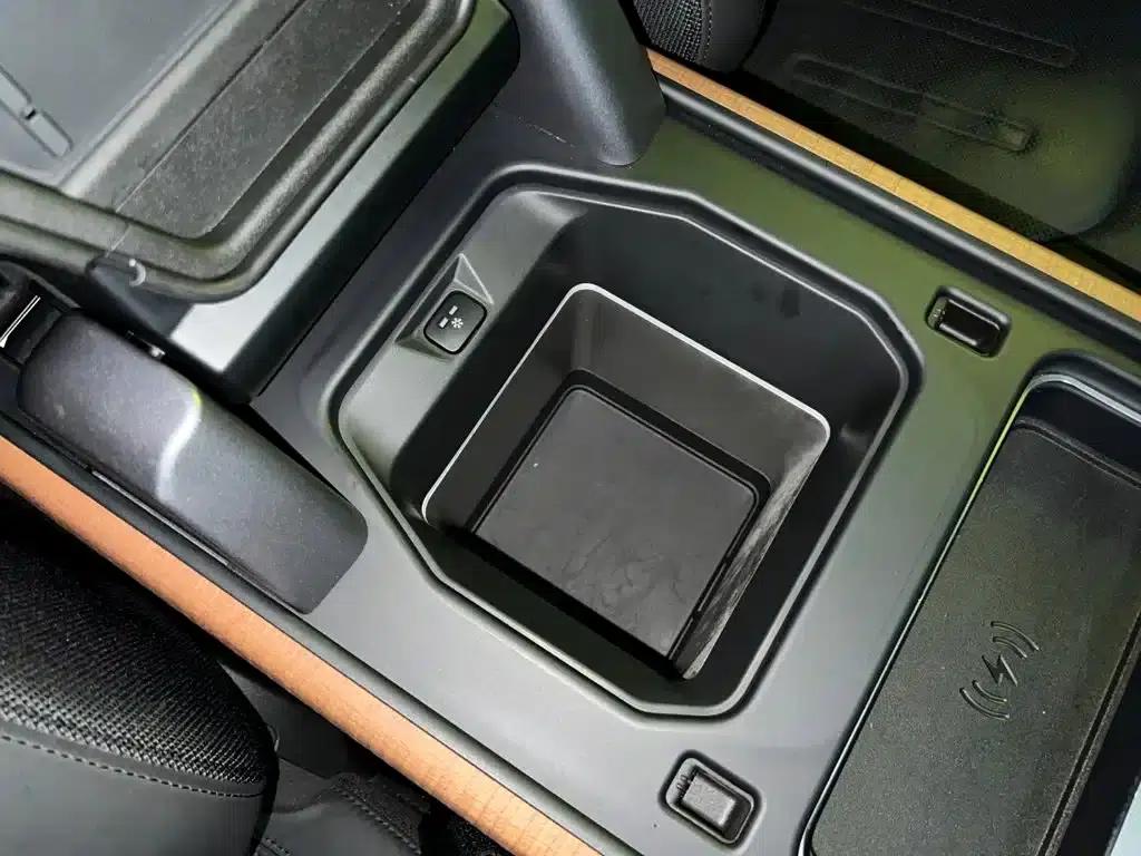 2023 Land Rover Defender 110 3.0T P400 X — миниатюра 24