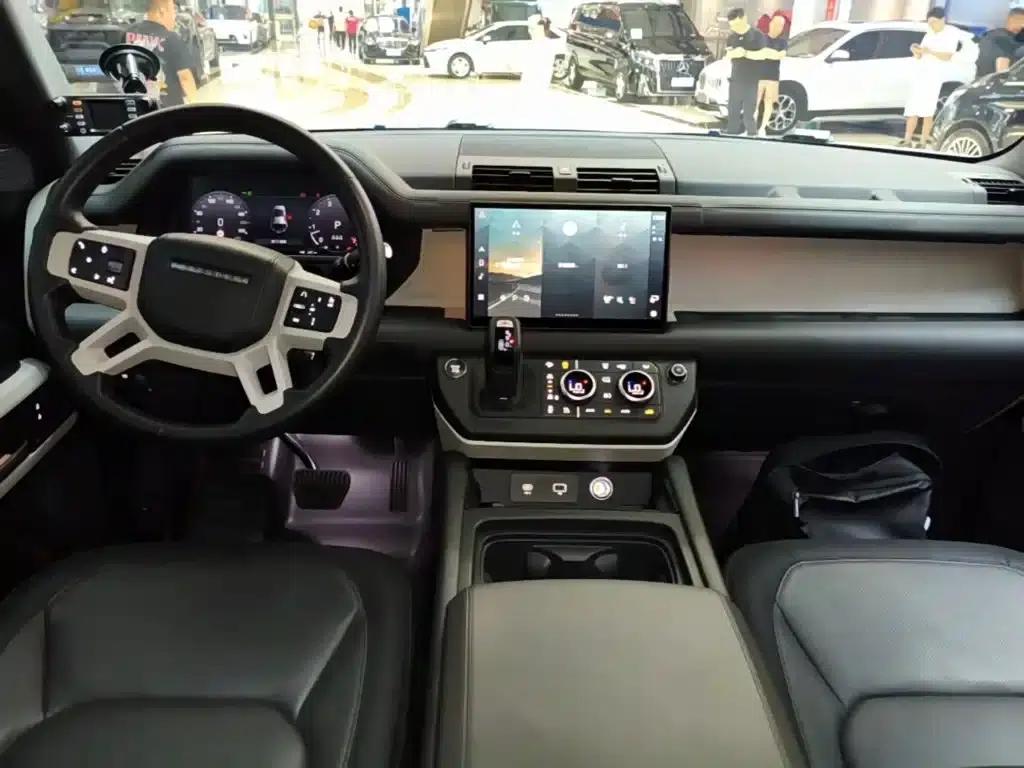 2023 Land Rover Defender Facelift 110 3.0T P400 X-DYNAMIC HSE — миниатюра 10