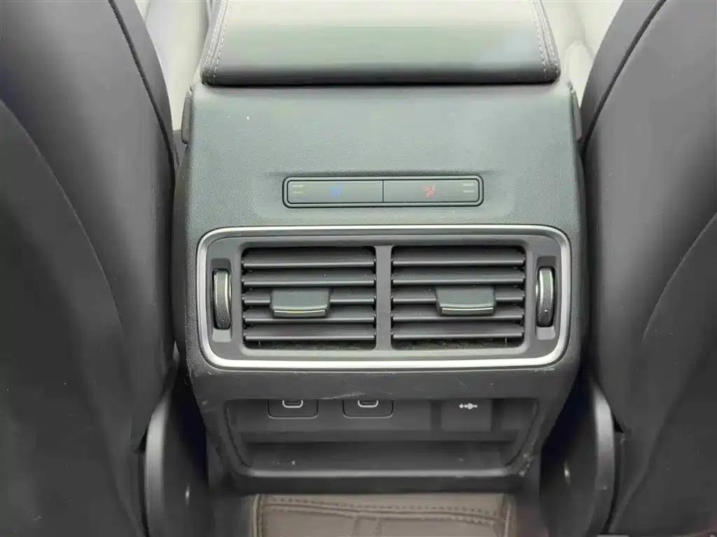 Discovery Sport 2024 Luxury Custom Edition — миниатюра 11