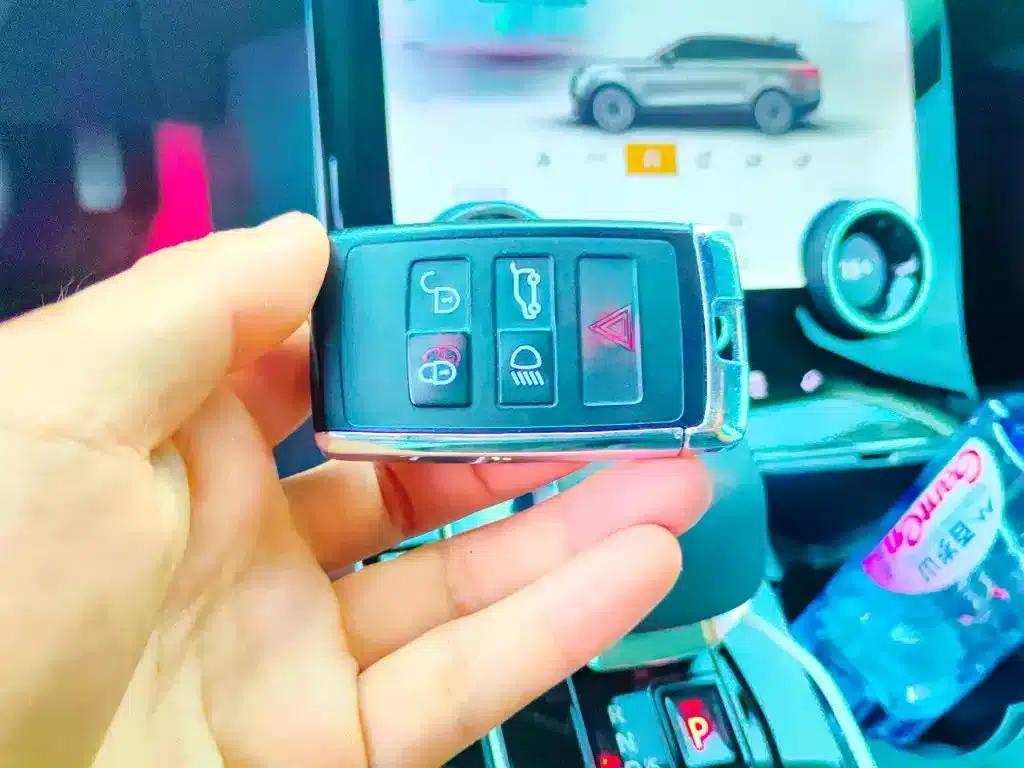 Range Rover Velar 2022 250PS — миниатюра 9