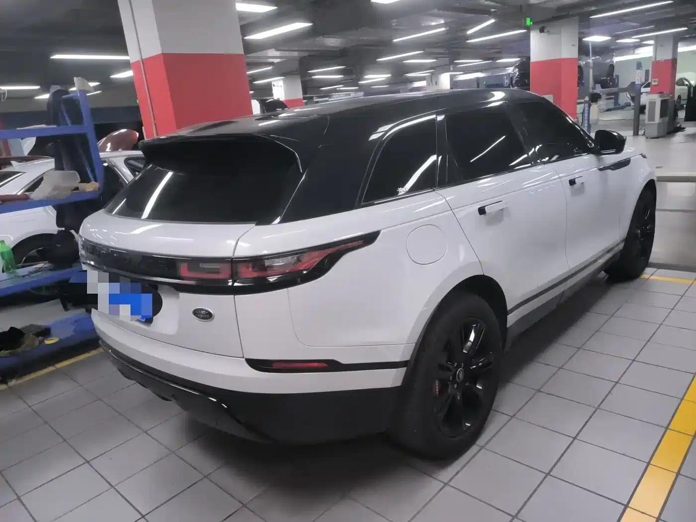 Range Rover Velar 2021 P250 Black Limited Edition — миниатюра 4