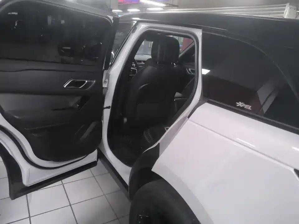 Range Rover Velar 2021 P250 Black Limited Edition — миниатюра 6