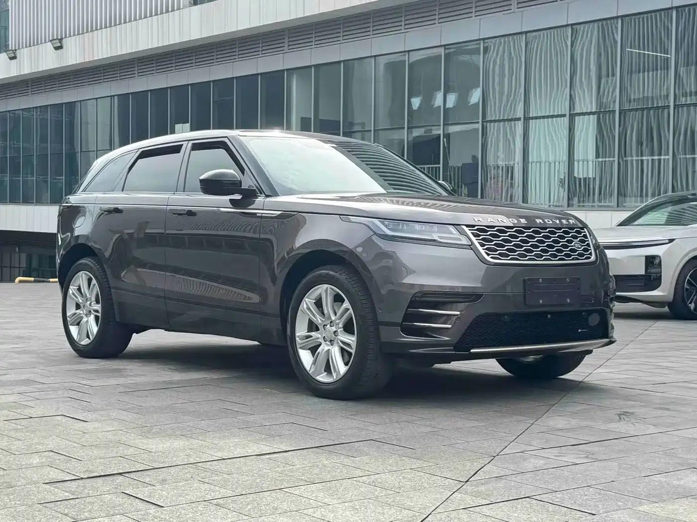 Range Rover Velar 2022 250PS Gold Edition — миниатюра 3