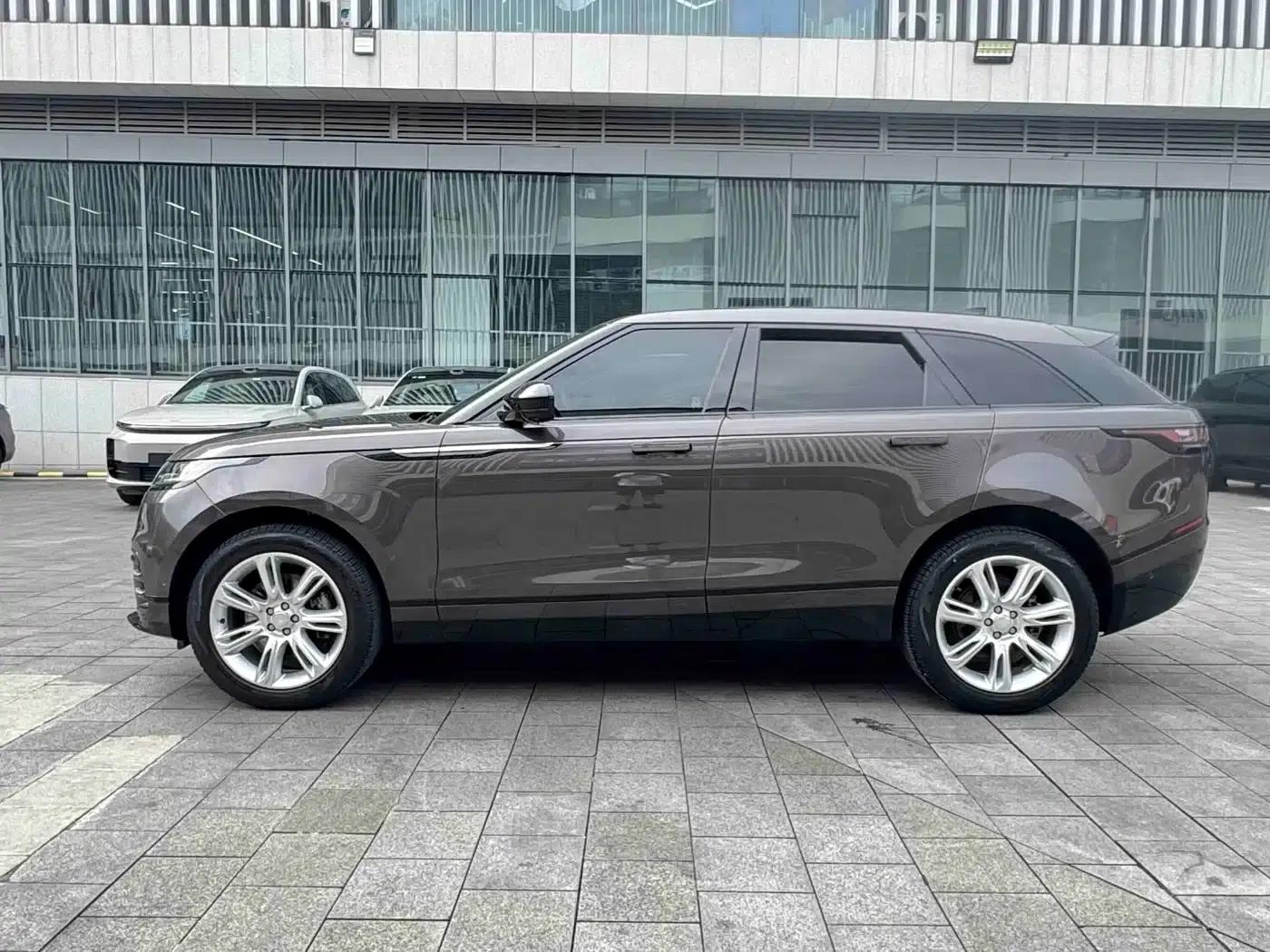 Range Rover Velar 2022 250PS Gold Edition — миниатюра 5