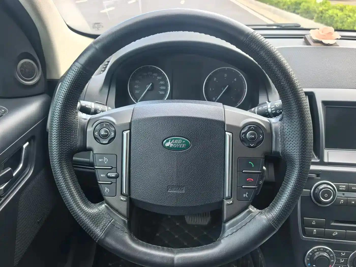 Freelander 2 2014 2.2T SD4 SE Diesel — миниатюра 17