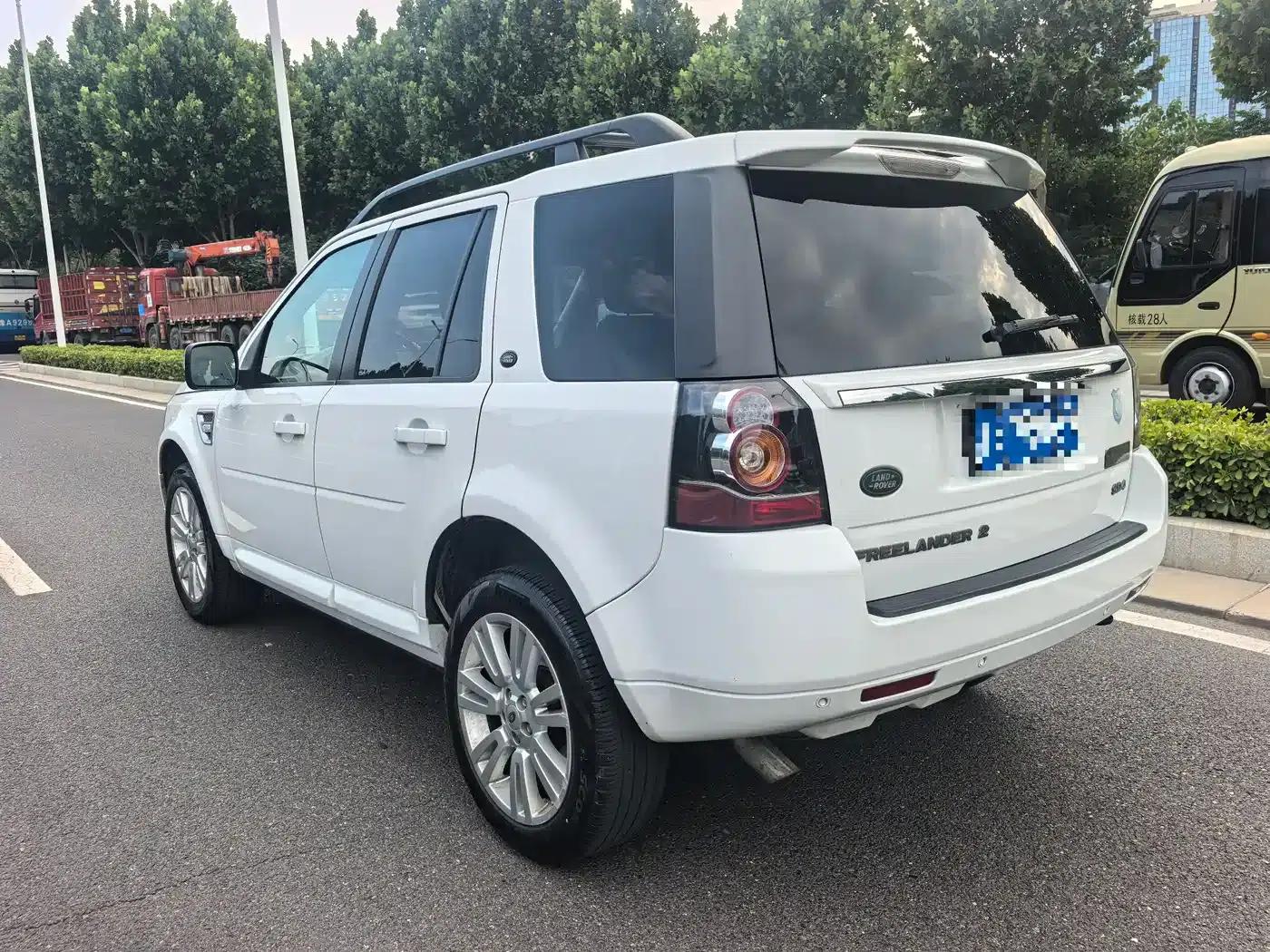 Freelander 2 2014 2.2T SD4 SE Diesel — миниатюра 4