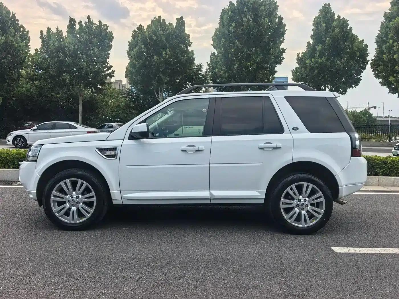 Freelander 2 2014 2.2T SD4 SE Diesel — миниатюра 7