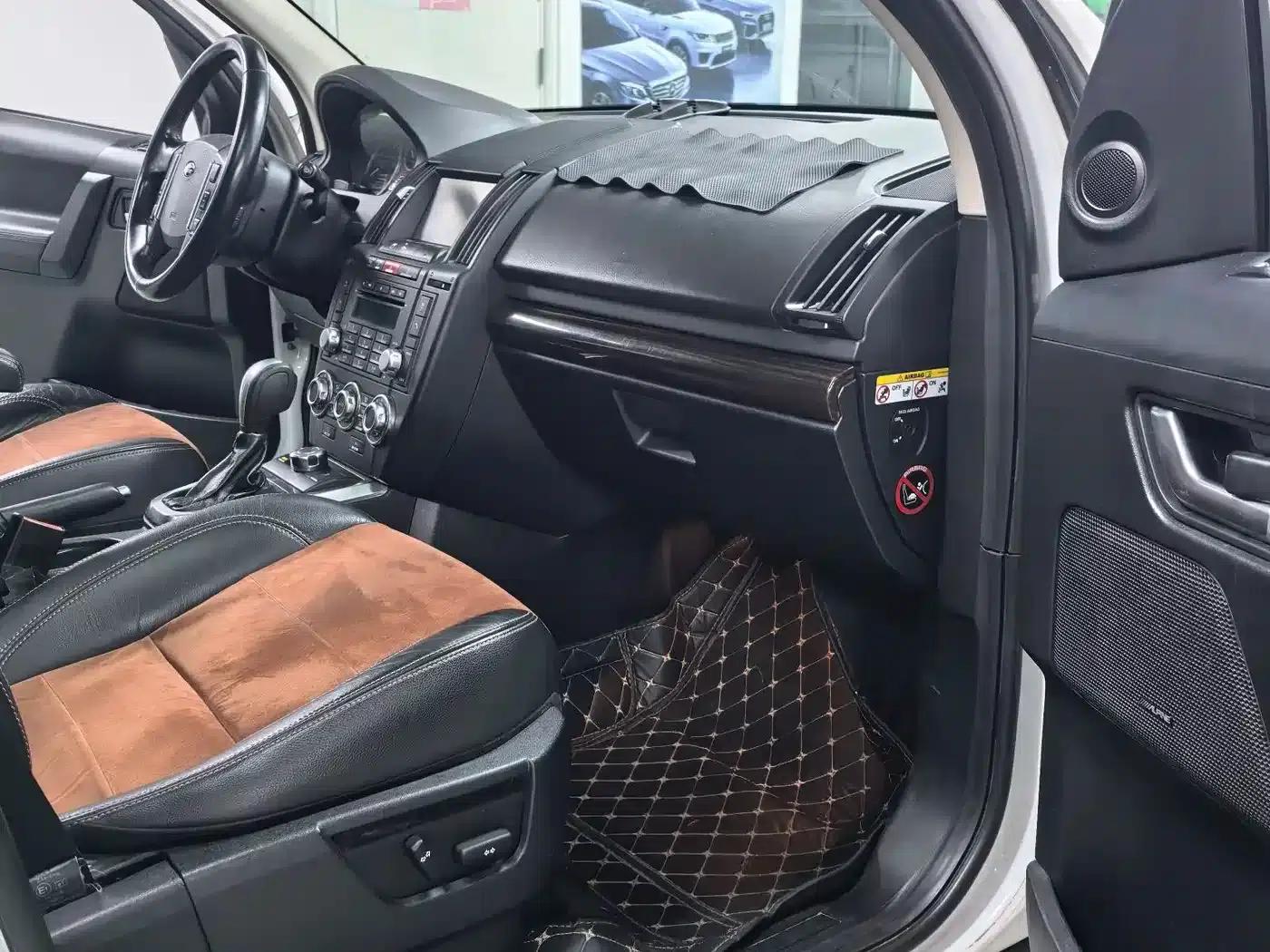 Freelander 2 2011 3.2L i6 SE Petrol Version — миниатюра 9