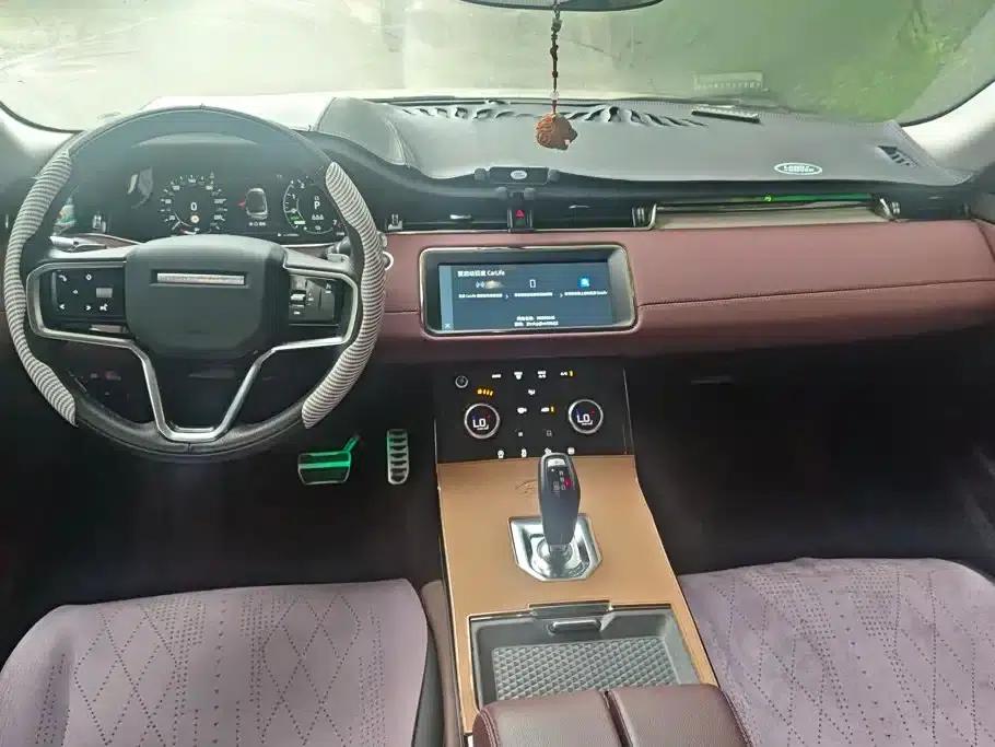 Range Rover Evoque Hybrid 2022 Model P300e Plug-in Electric Hybrid — миниатюра 12