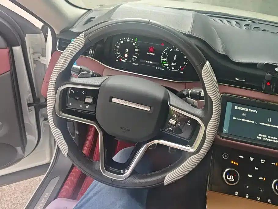 Range Rover Evoque Hybrid 2022 Model P300e Plug-in Electric Hybrid — миниатюра 15