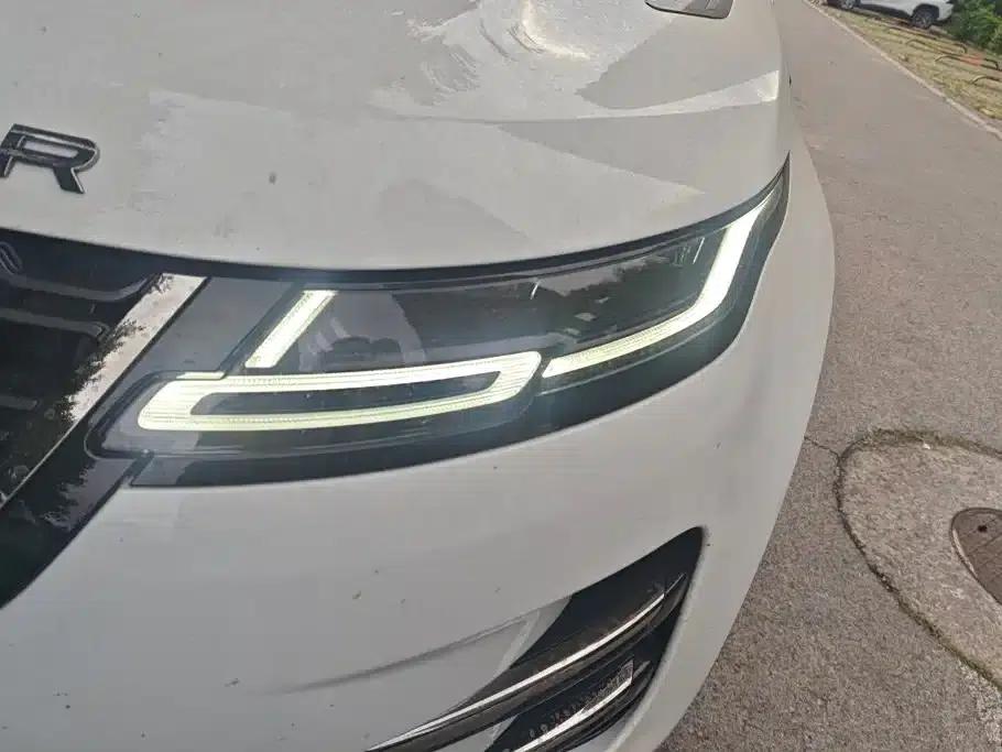 Range Rover Evoque Hybrid 2022 Model P300e Plug-in Electric Hybrid — миниатюра 5