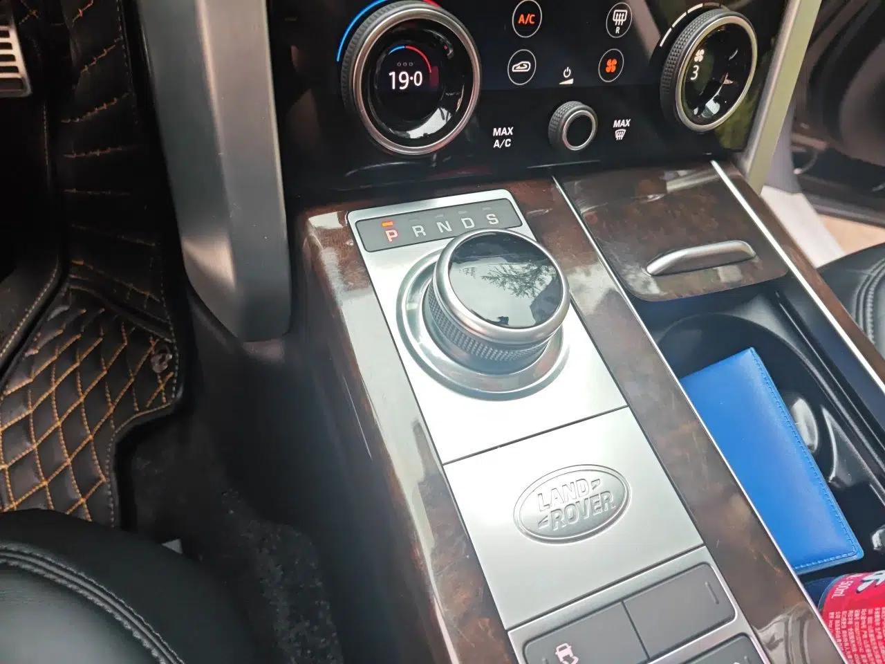 Land Rover Range 2022 3.0 L6 360 PS Legacy Edition — миниатюра 14