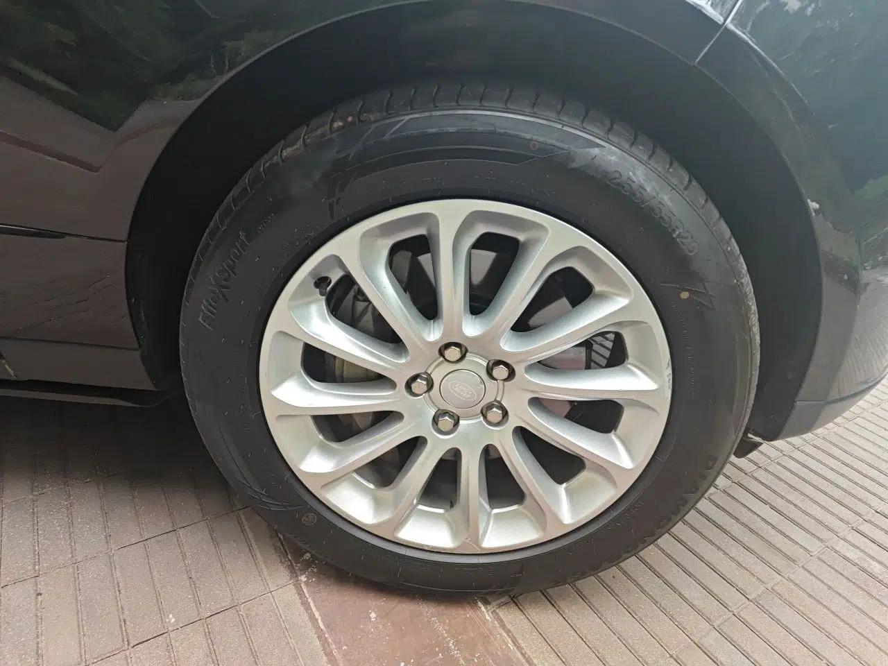 Land Rover Range 2022 3.0 L6 360 PS Legacy Edition — миниатюра 8