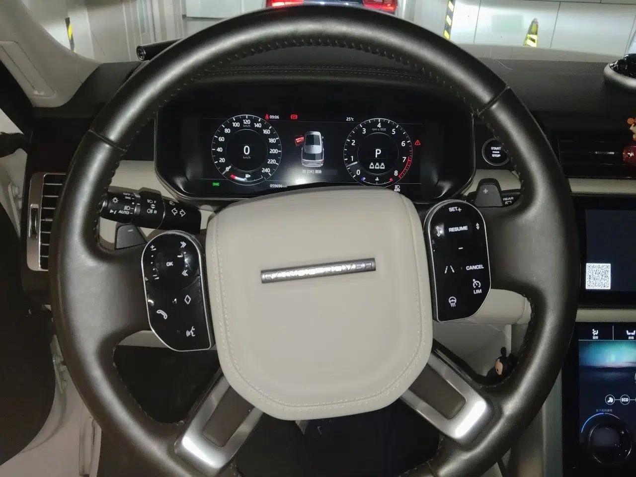 Land Rover Range 2021 3.0 L6 Century Extended Classic Edition — миниатюра 10