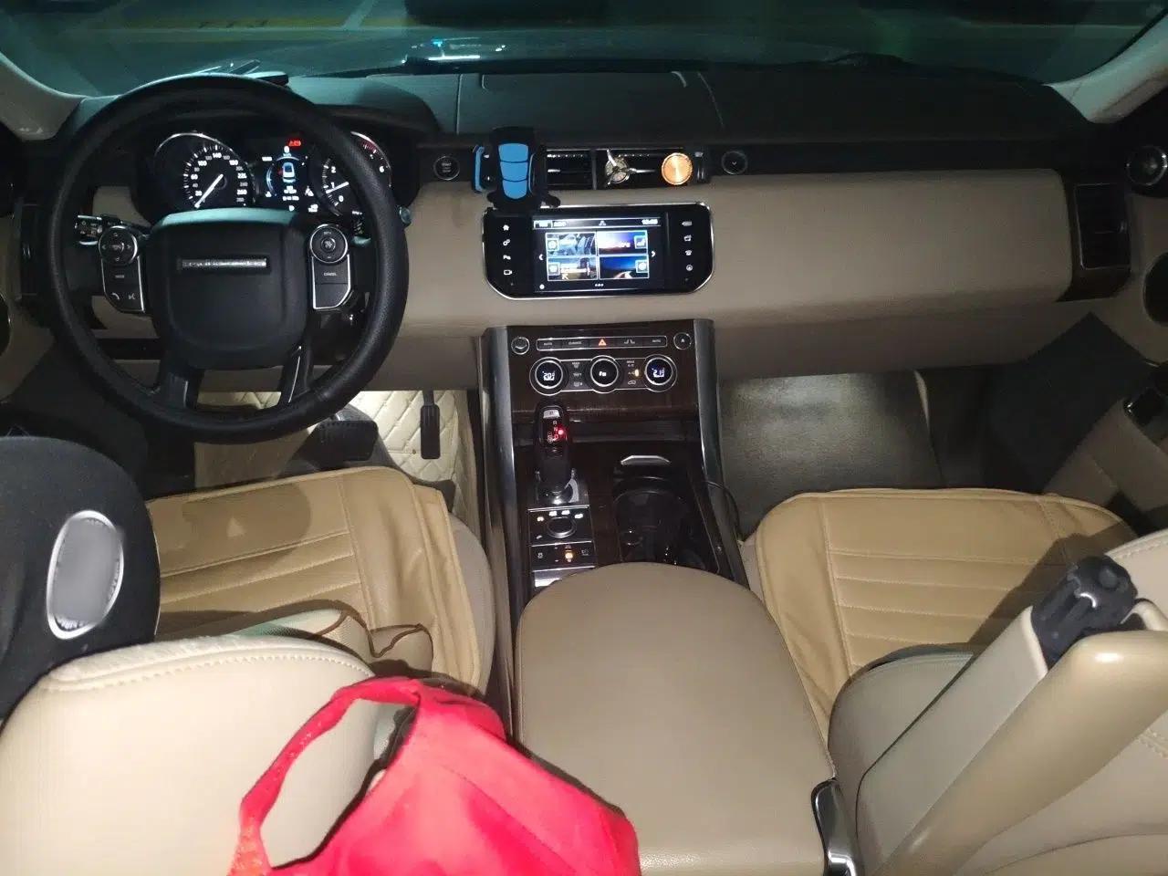 Land Rover Range Sport Range Rover Sport, U.S.-spec, 3.0-liter, panoramic sunroof, automatic transmission, gasoline-powered. — миниатюра 9