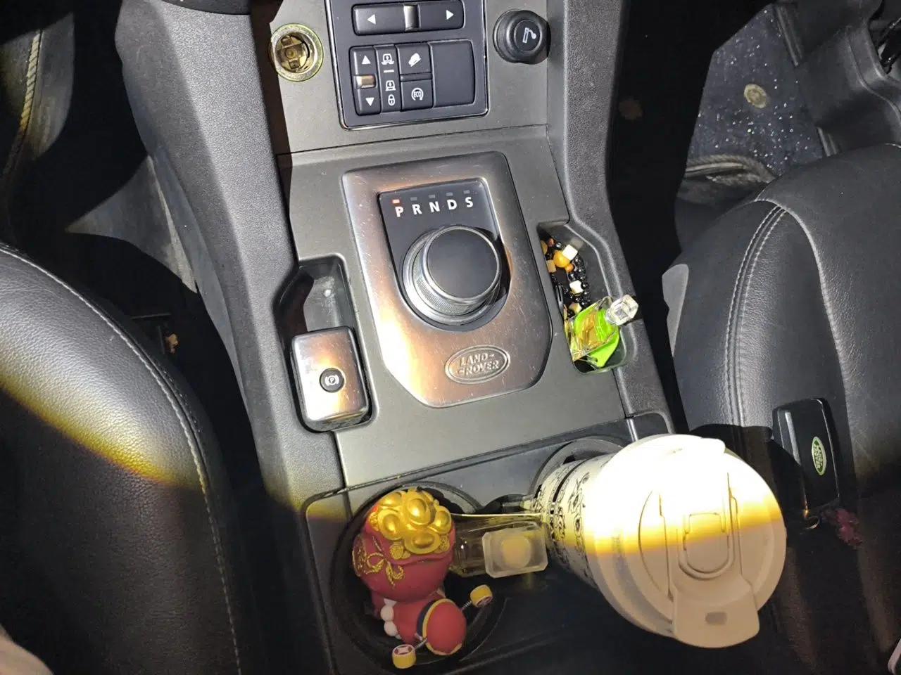Land Rover Discovery 2015 3.0 SC V6 SE — миниатюра 14