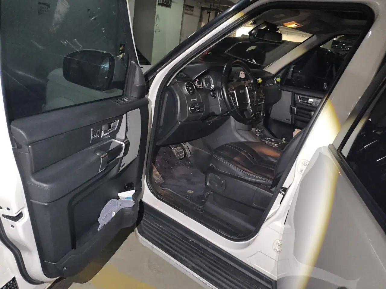 Land Rover Discovery 2015 3.0 SC V6 SE — миниатюра 16