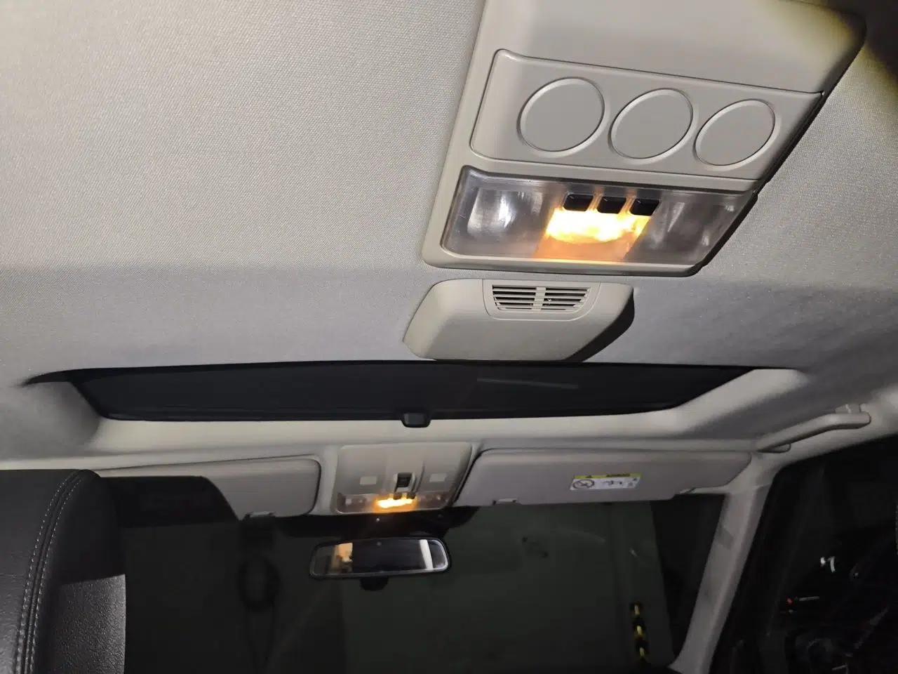 Land Rover Discovery 2015 3.0 SC V6 SE — миниатюра 18