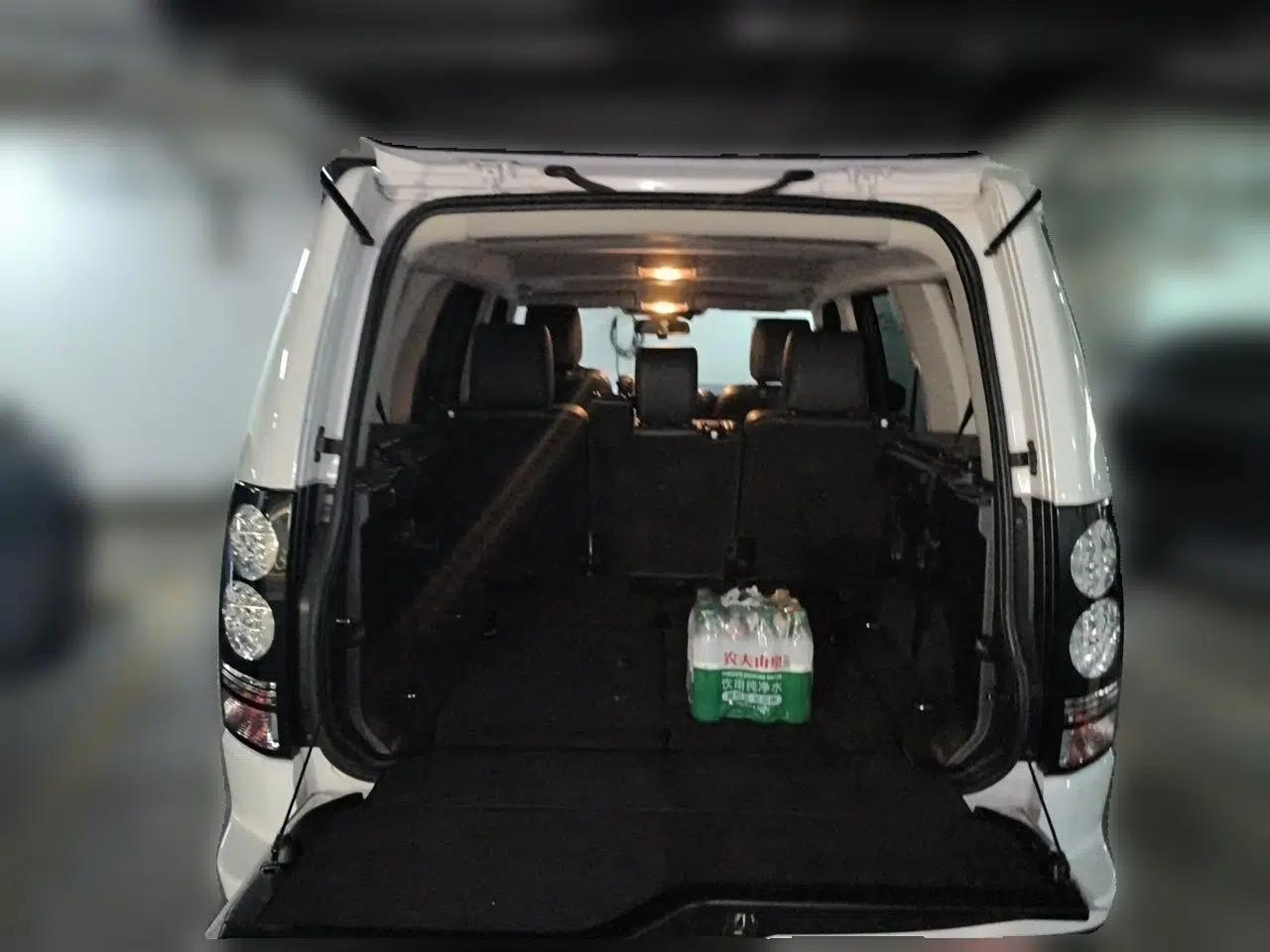 Land Rover Discovery 2015 3.0 SC V6 SE — миниатюра 19
