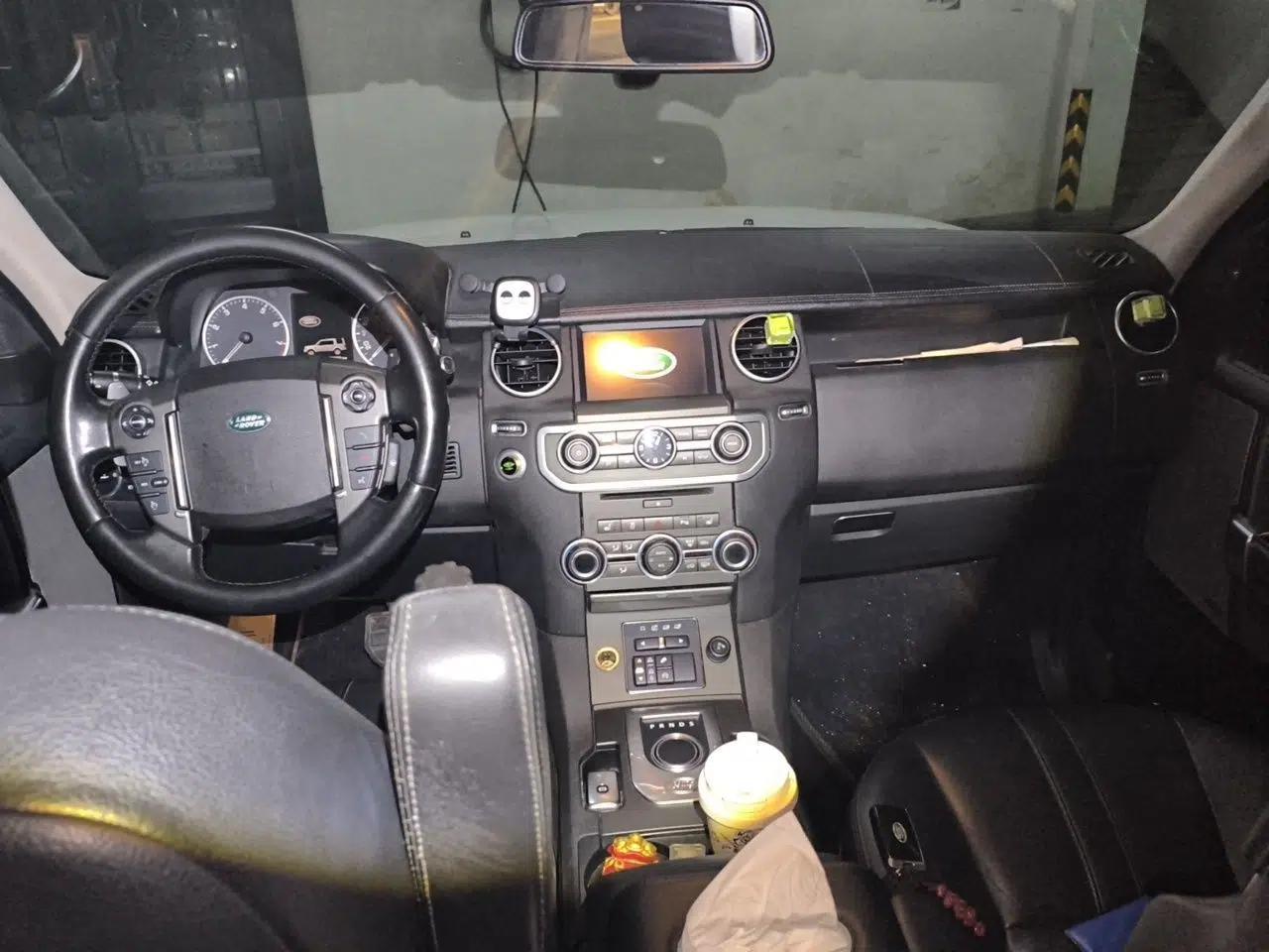 Land Rover Discovery 2015 3.0 SC V6 SE — миниатюра 9