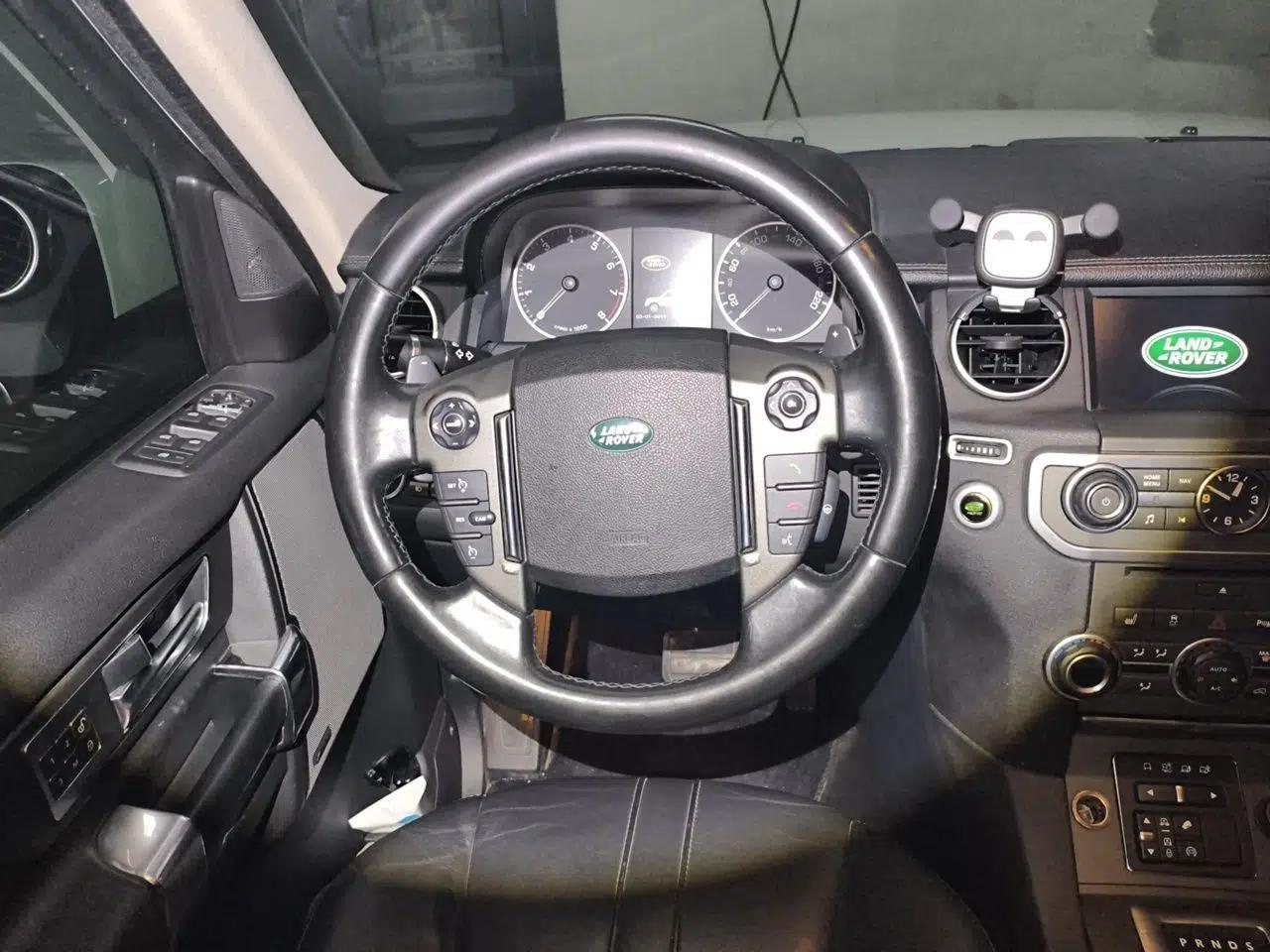 Land Rover Discovery 2015 3.0 SC V6 SE — миниатюра 10