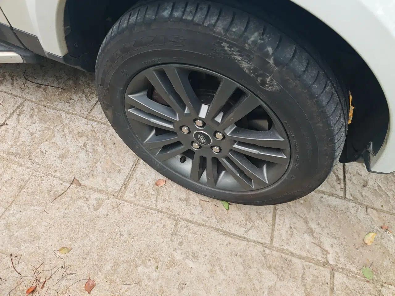 Land Rover Discovery 2016 3.0 SC Obsidian Black Heritage Edition HSE — миниатюра 8