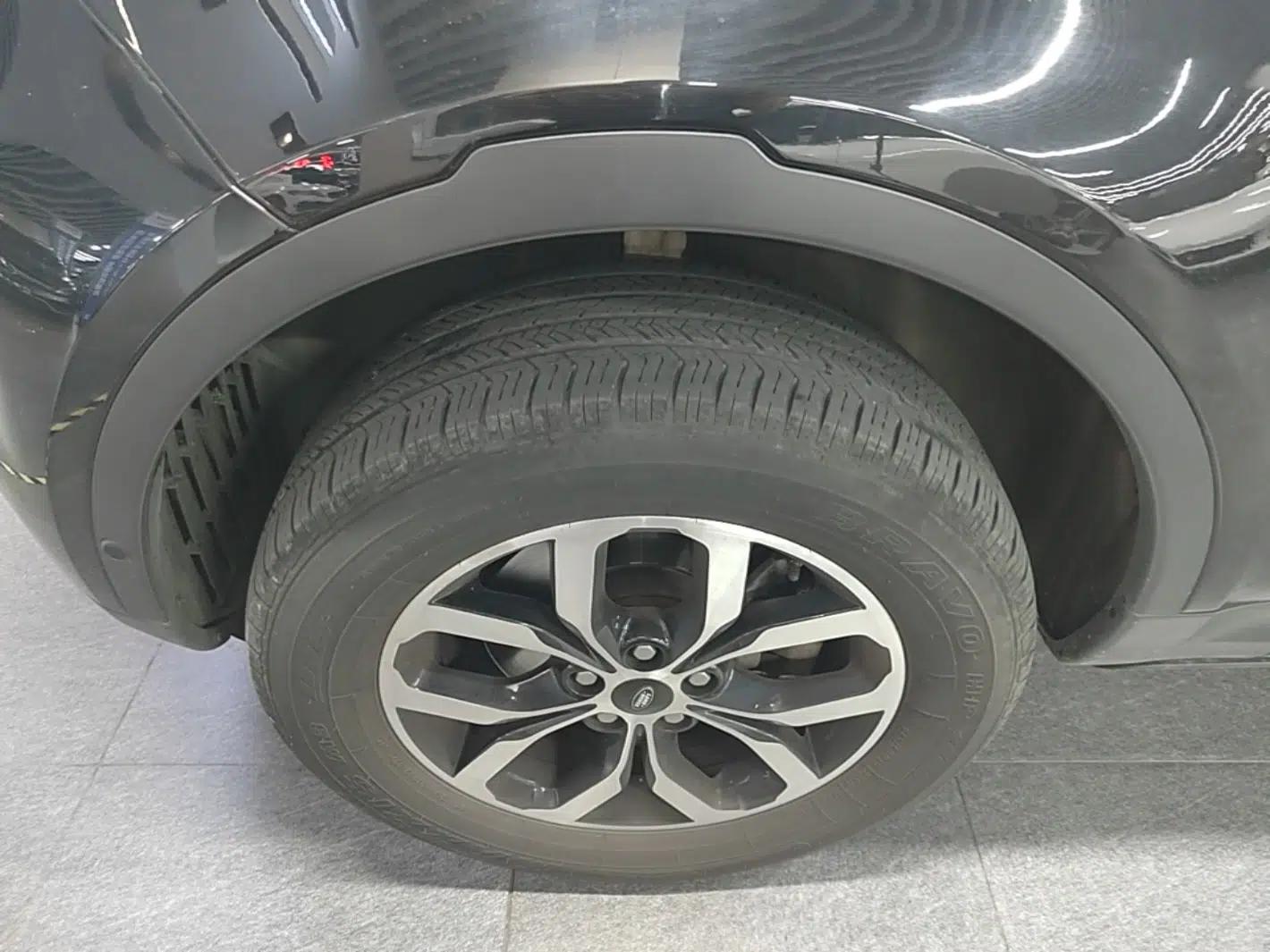 Land Rover Discovery 2020 2.0T SE — миниатюра 10