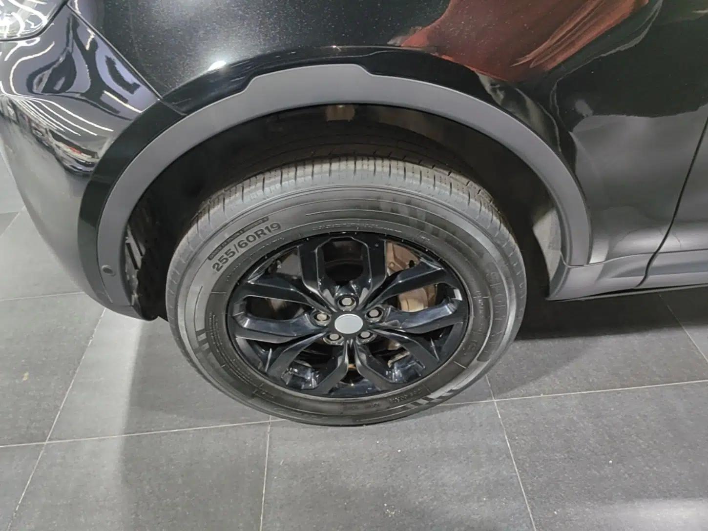 Land Rover Discovery 2018 3.0 SC V6 SE — миниатюра 10