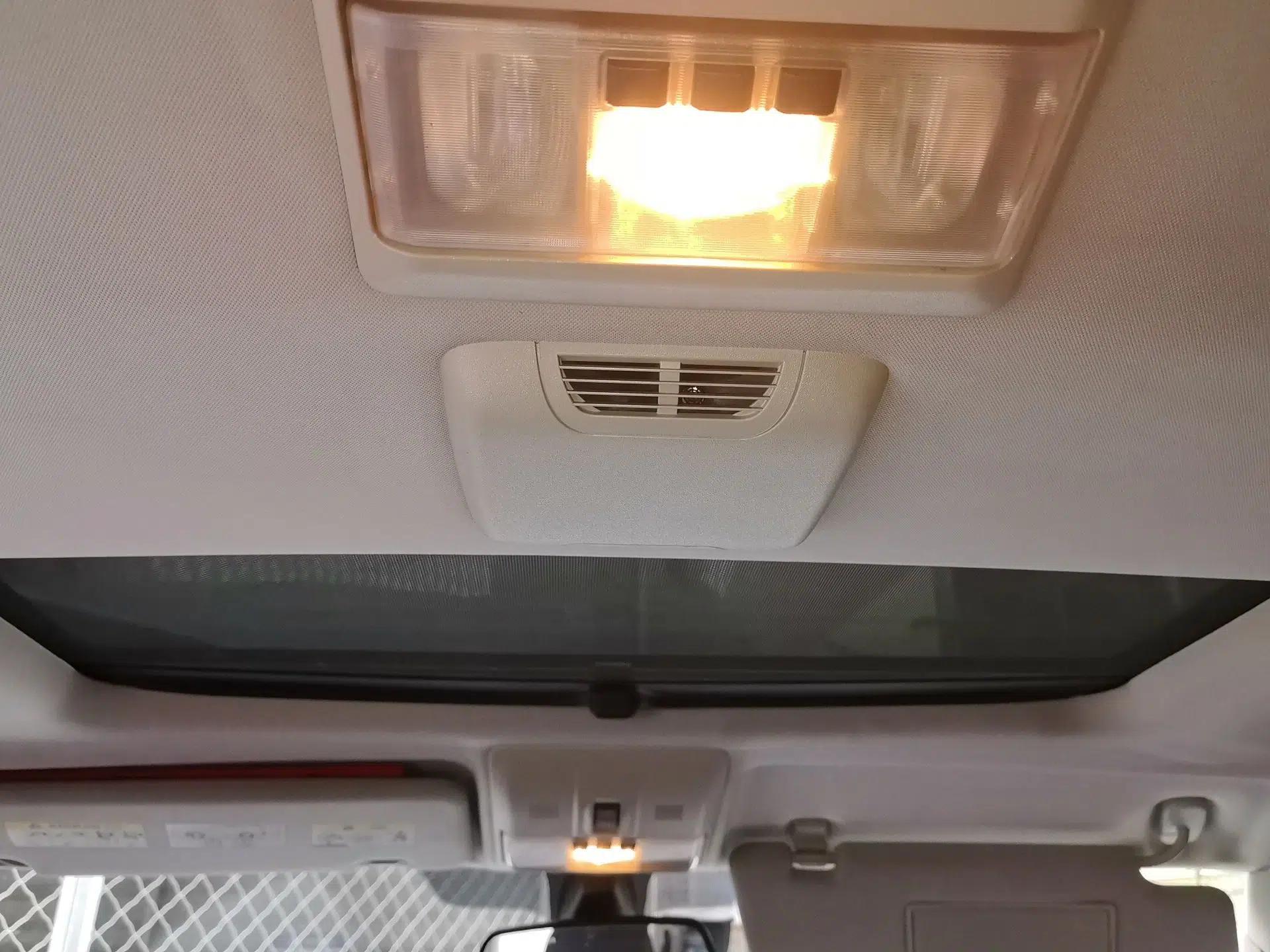 Land Rover Discovery 2013 5.0 V8 HSE — миниатюра 18