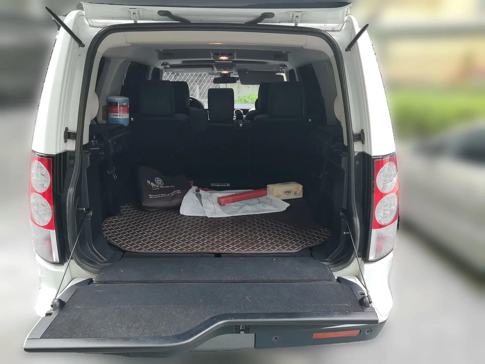 Land Rover Discovery 2013 5.0 V8 HSE — миниатюра 19