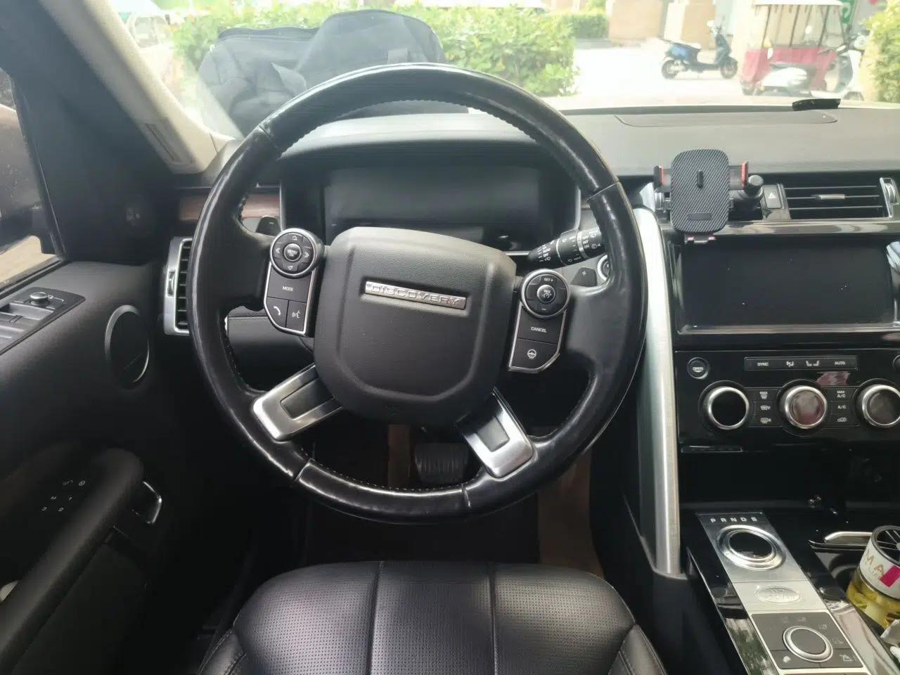 Land Rover Discovery 2018 3.0 SC V6 HSE — миниатюра 10