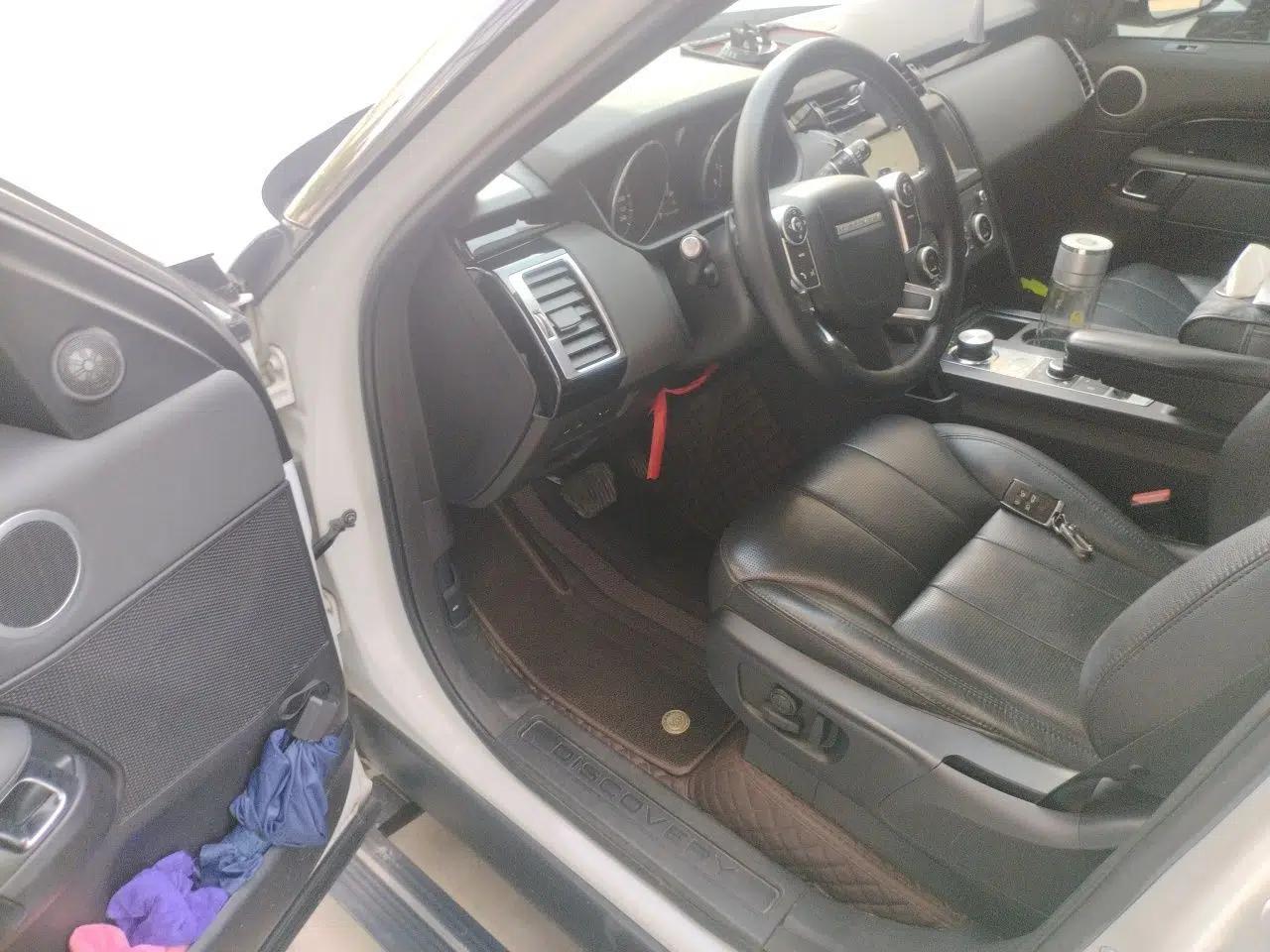 Land Rover Discovery 2018 3.0 SC V6 SE — миниатюра 16