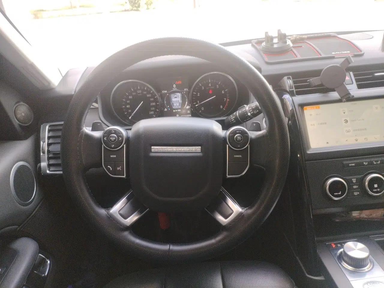 Land Rover Discovery 2018 3.0 SC V6 SE — миниатюра 10