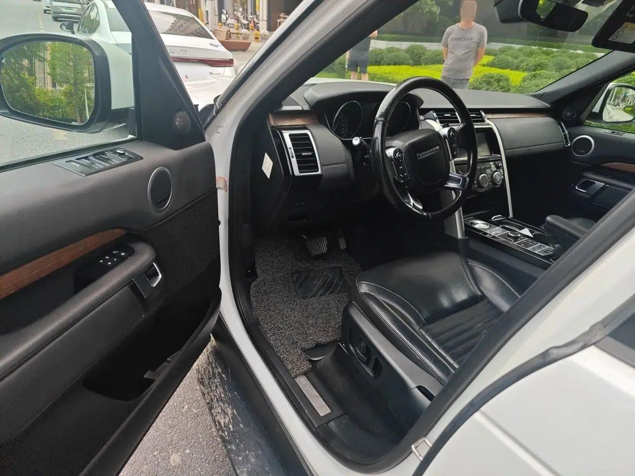 Land Rover Discovery 2017 5th Generation 3.0 V6 HSE — миниатюра 16