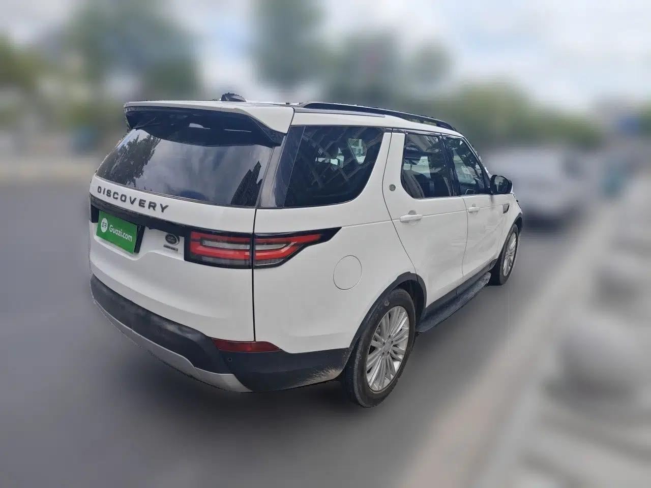 Land Rover Discovery 2017 5th Generation 3.0 V6 HSE — миниатюра 6