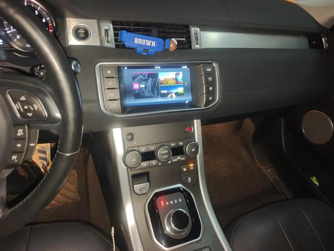 Land Rover Range Evoque 2017 2.0T SE Smart Glow Edition — миниатюра 13
