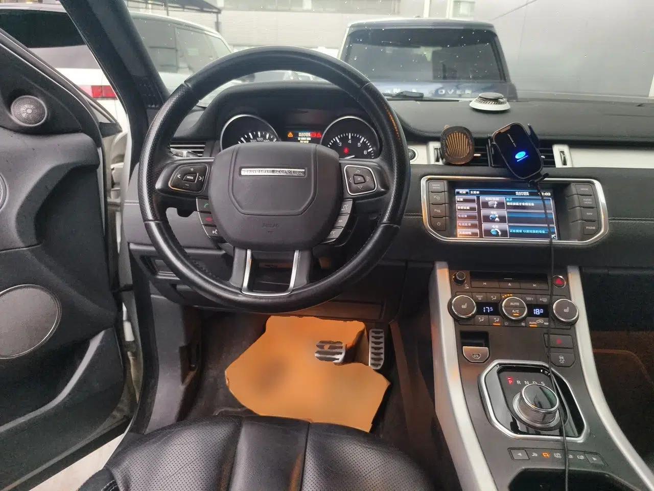 Land Rover Range Evoque 2012 2.0T 5-Door Ignite Edition — миниатюра 10