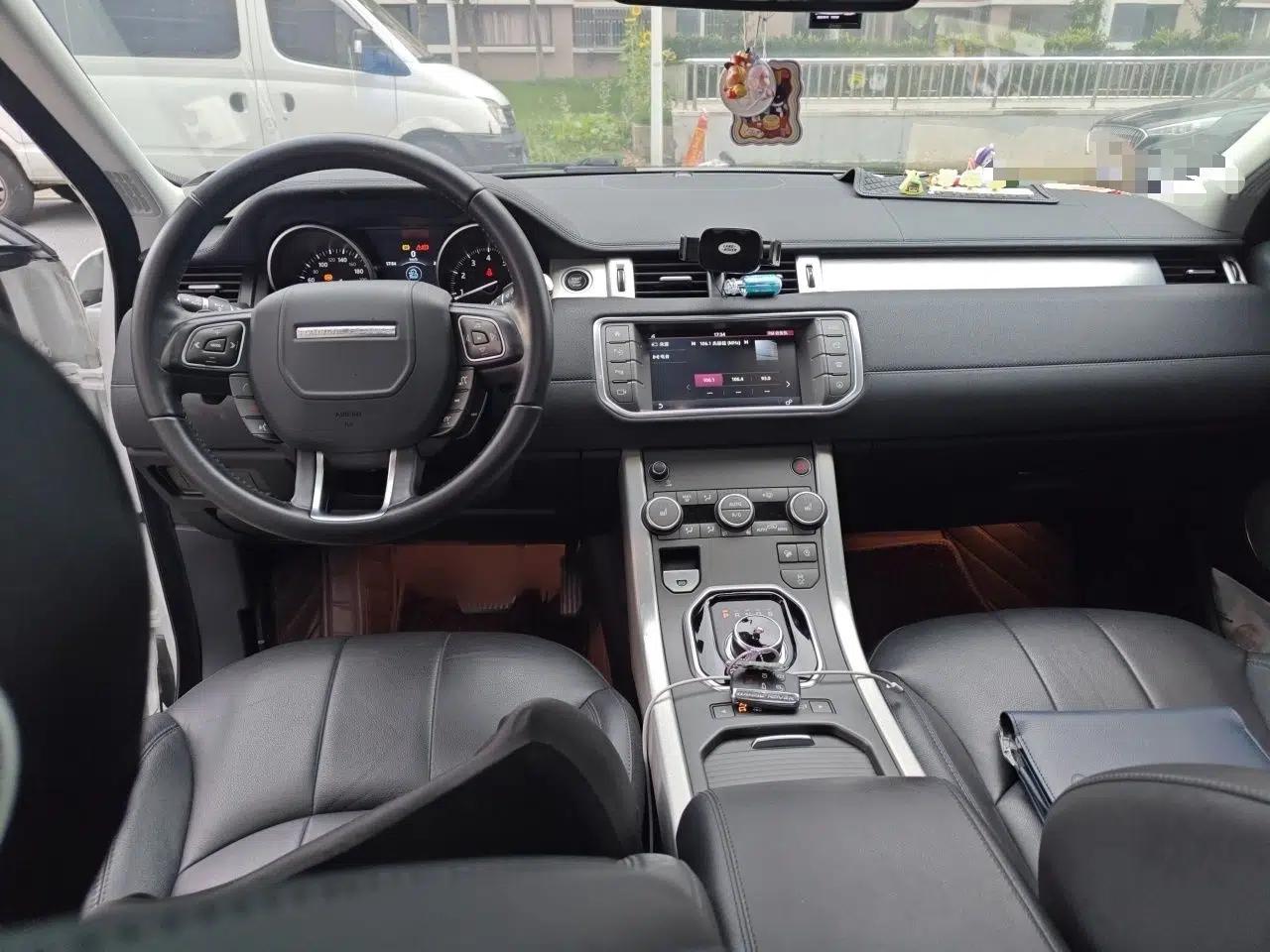 Land Rover Range Evoque 2018 240PS PURE Style Edition — миниатюра 18