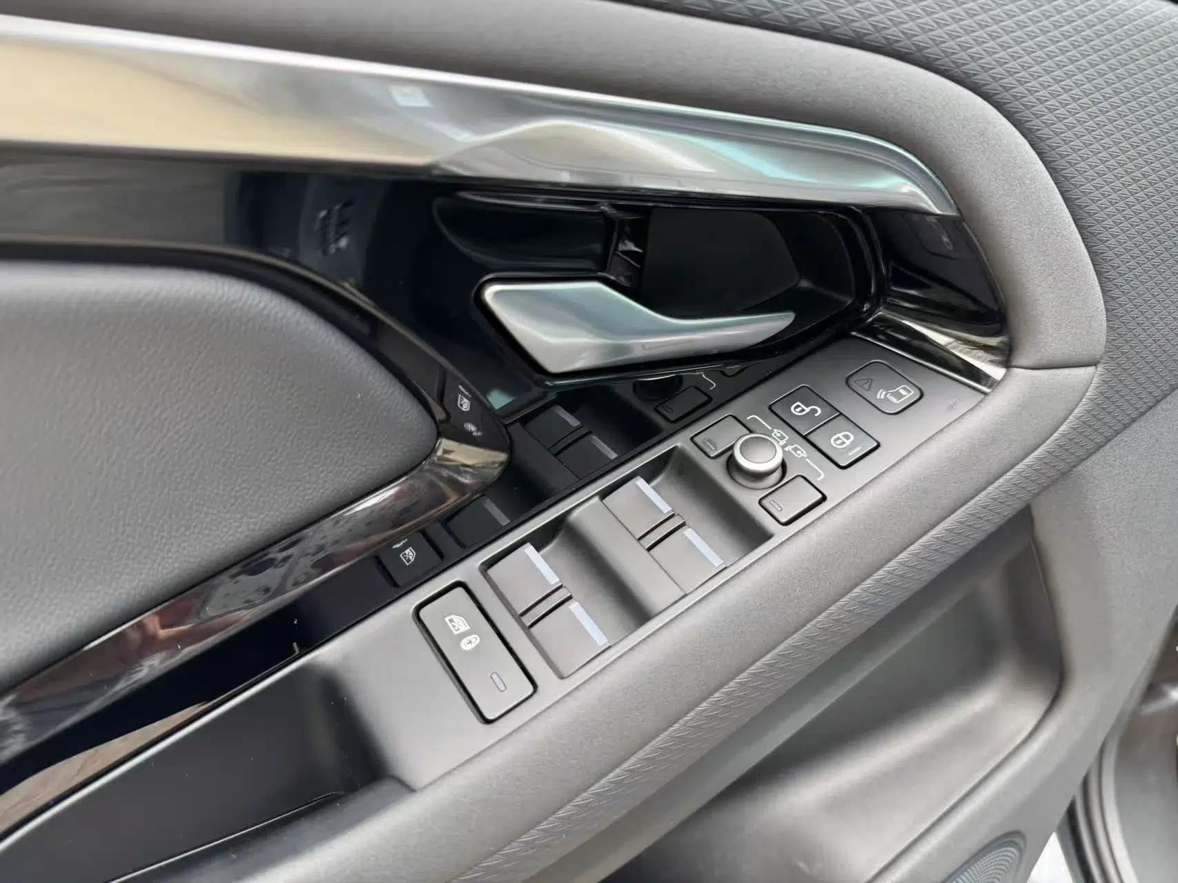 Land Rover Range Evoque 2020 249 PS R-DYNAMIC S Sport Edition — миниатюра 22