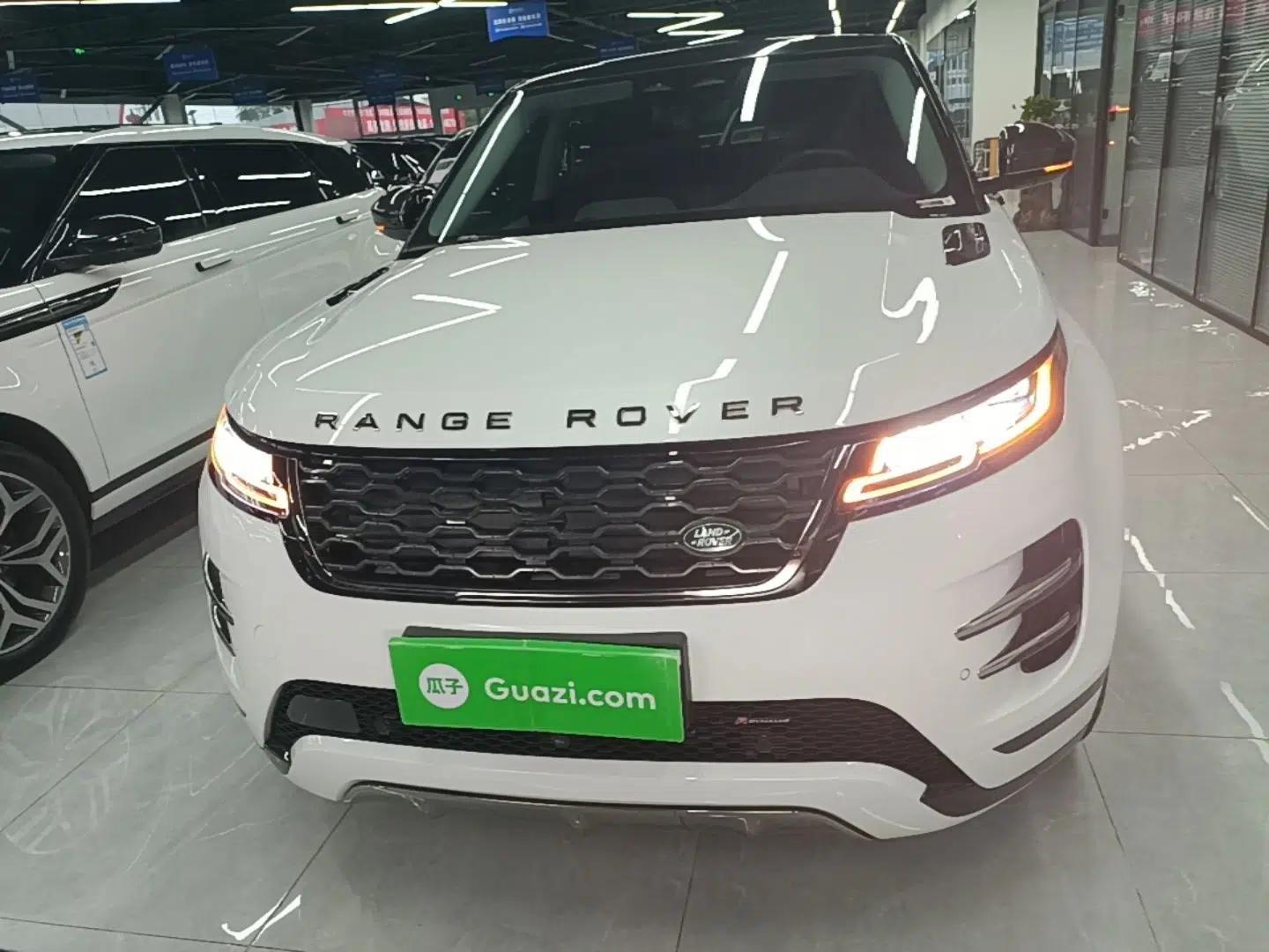 Land Rover Range Evoque 2023 Aurora L 249 PS Luxury Edition — миниатюра 2