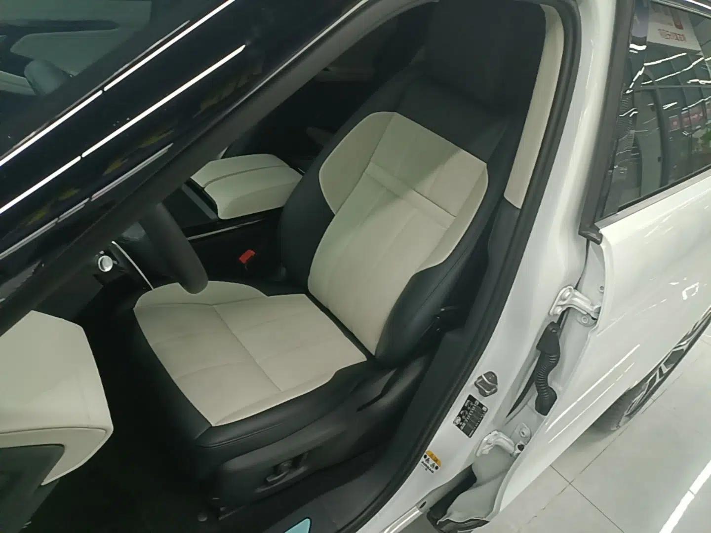 Land Rover Range Evoque 2023 Aurora L 249 PS Luxury Edition — миниатюра 17