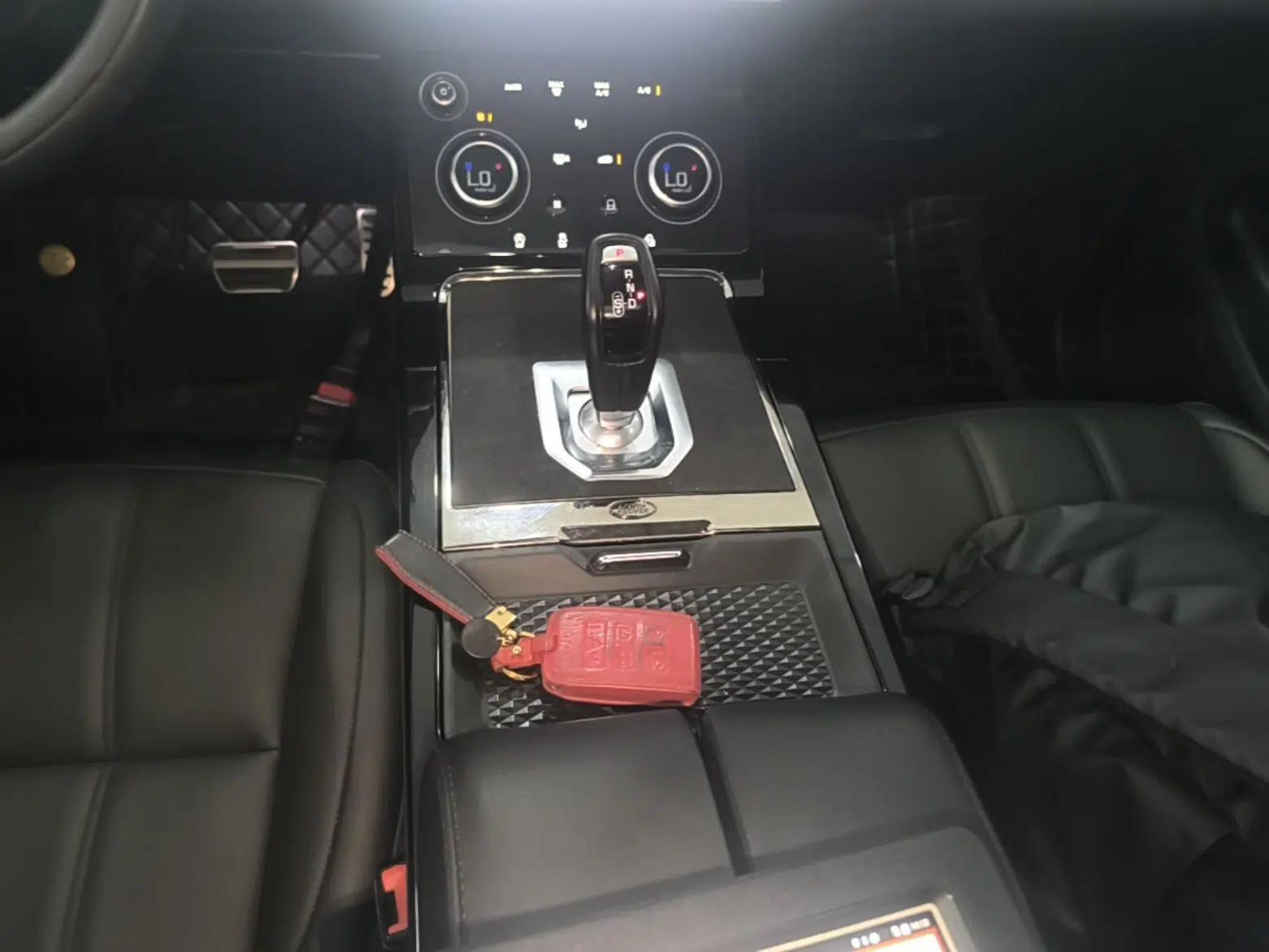 Land Rover Range Evoque 2021 Range Rover Velar 249 PS R-Dynamic S Performance Edition — миниатюра 16
