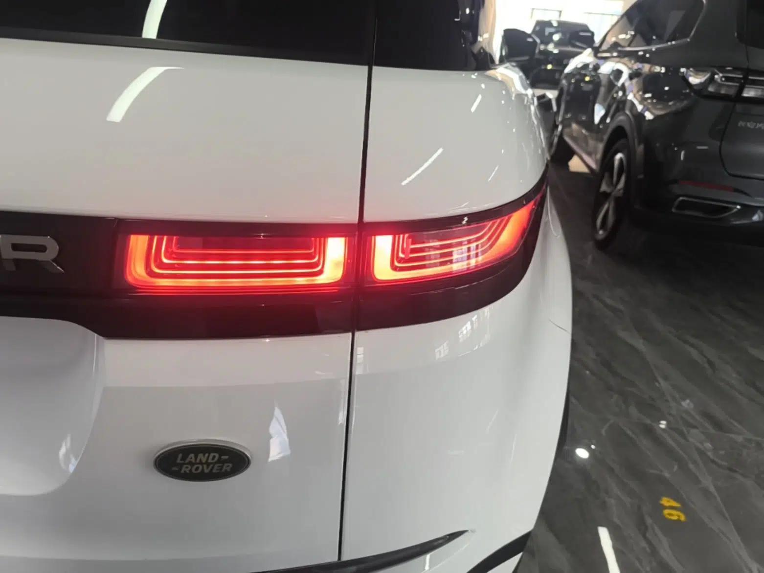 Land Rover Range Evoque 2021 Range Rover Velar 249 PS R-Dynamic S Performance Edition — миниатюра 9