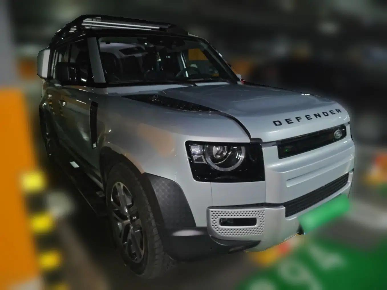 Land Rover Defender 2022 110 P400 Dark Edition — миниатюра 3