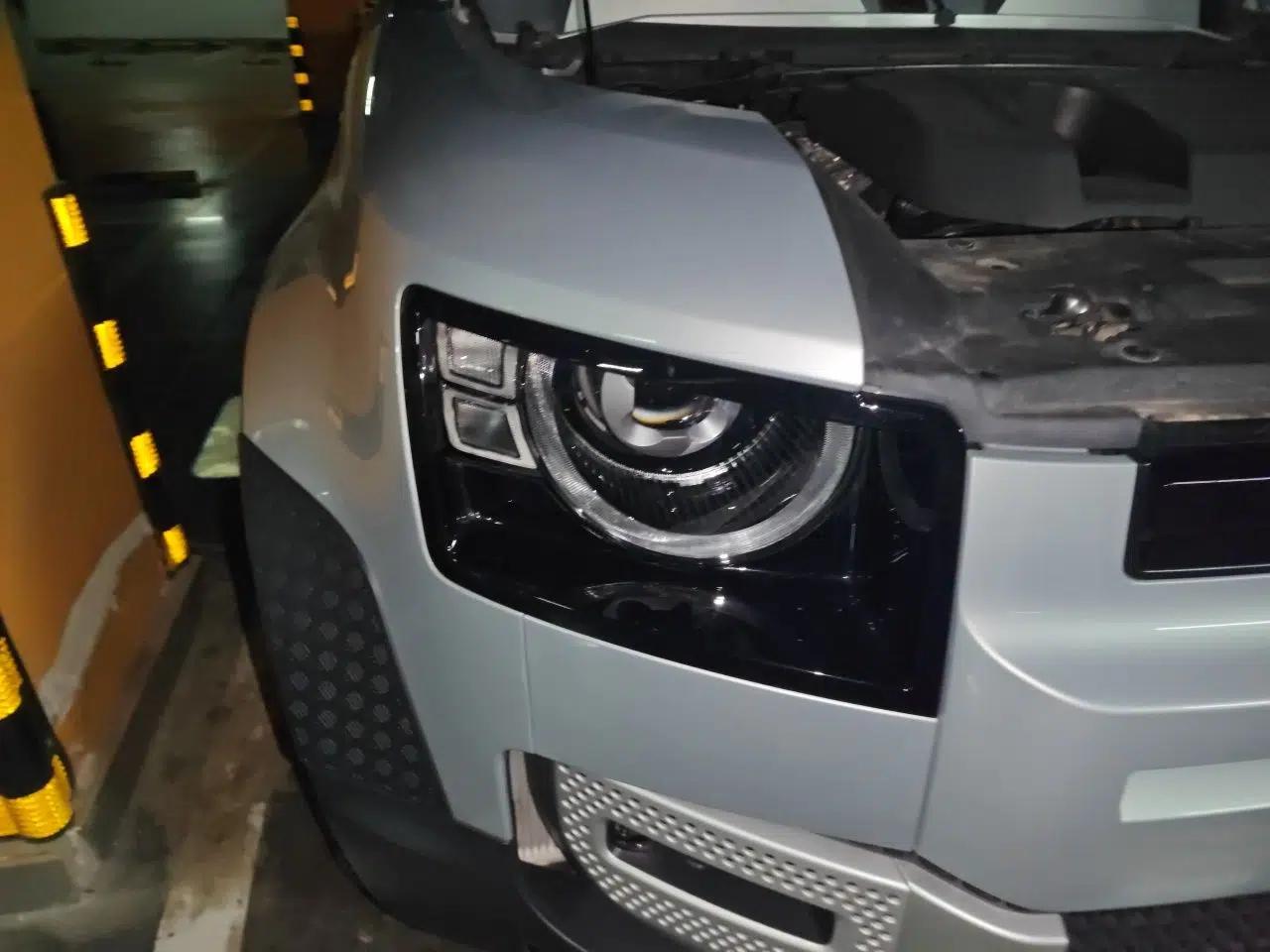 Land Rover Defender 2022 110 P400 Dark Edition — миниатюра 7