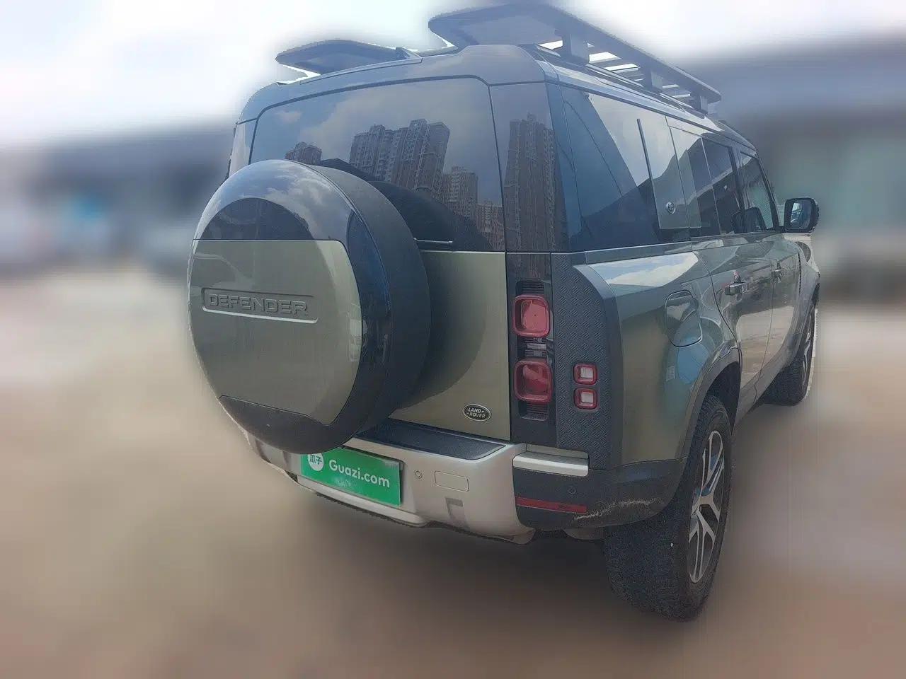 Land Rover Defender 2023 Facelift 110 3.0T P400 Dark Edition — миниатюра 6