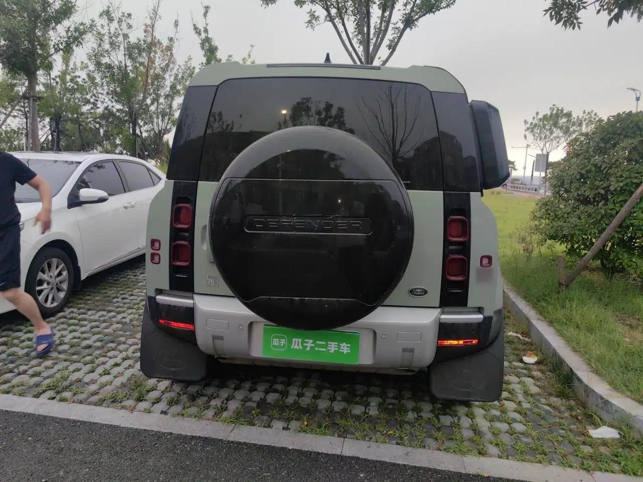 Land Rover Defender 2023 110 3.0T P400 75th Anniversary Legend Edition — миниатюра 5
