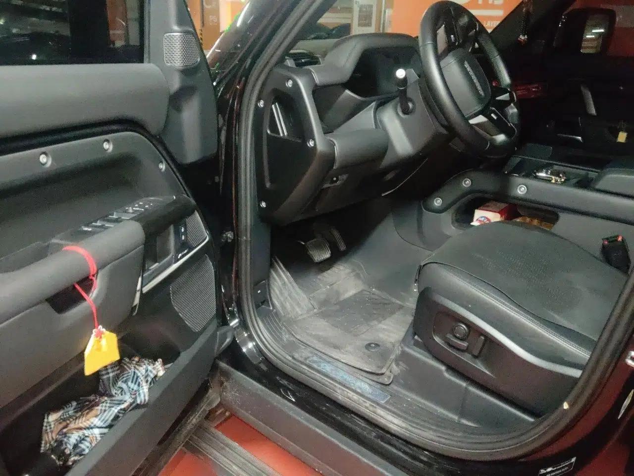 Land Rover Defender 2024 110 3.0T P400 X-DYNAMIC HSE — миниатюра 16